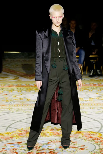 Look 46